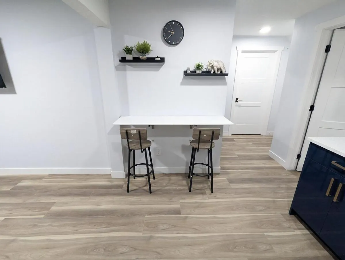 Cozy Luxury Guesthouse Retreat Edmonton Canada